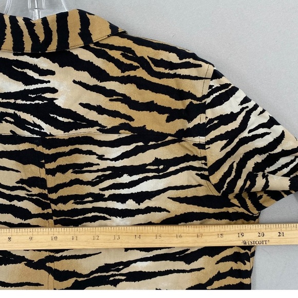 Chicos tunic size 0 Zebra Print Button-Up Shirt - Picture 8 of 8